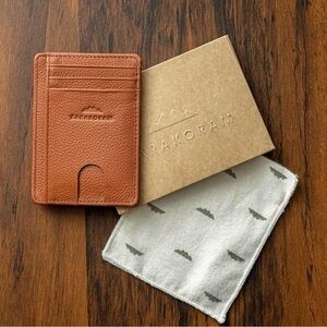 Karakoram NIB Leather Rocky Terrain Brown RIFD Slim Credit Card Holder Wallet